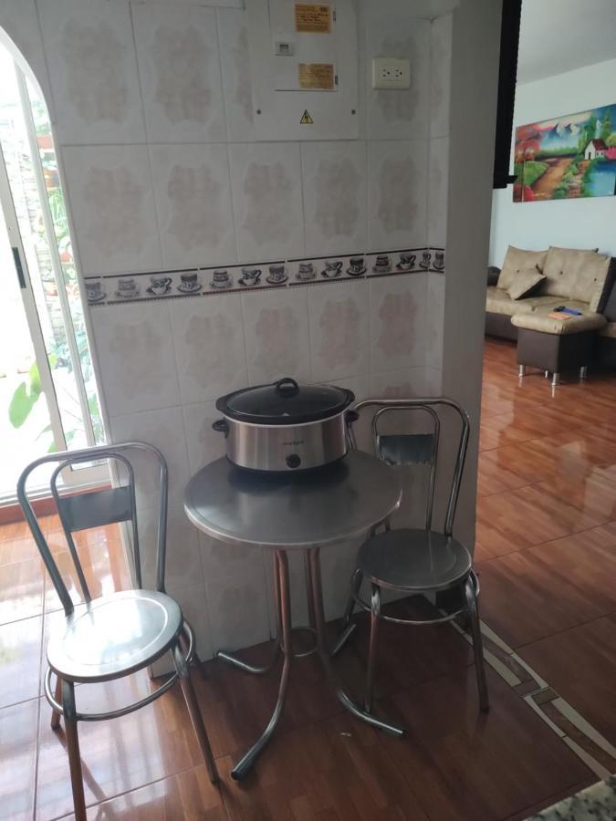 Noras Homestay Laureles Medellín Exteriör bild