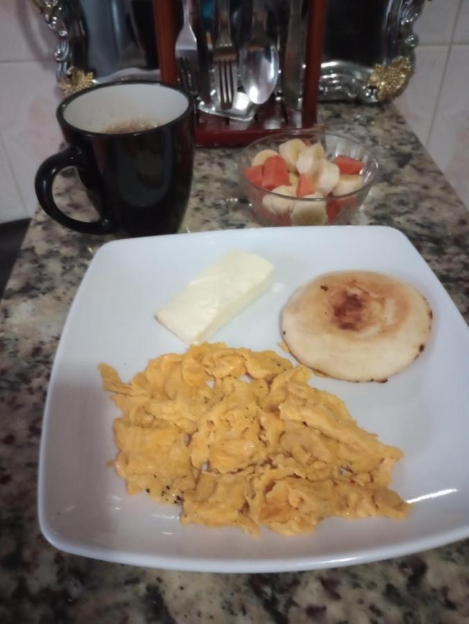 Noras Homestay Laureles Medellín Exteriör bild