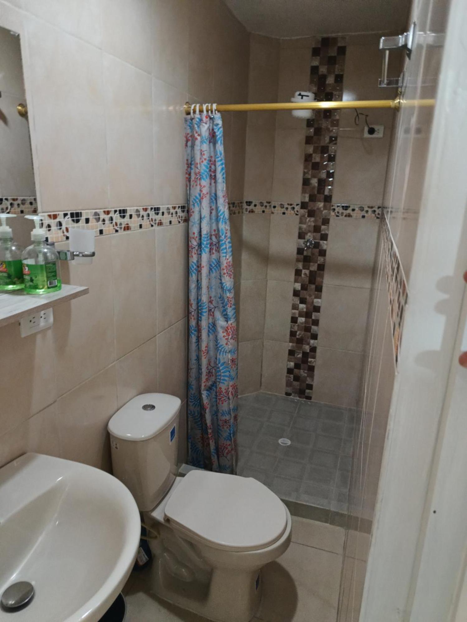 Noras Homestay Laureles Medellín Exteriör bild